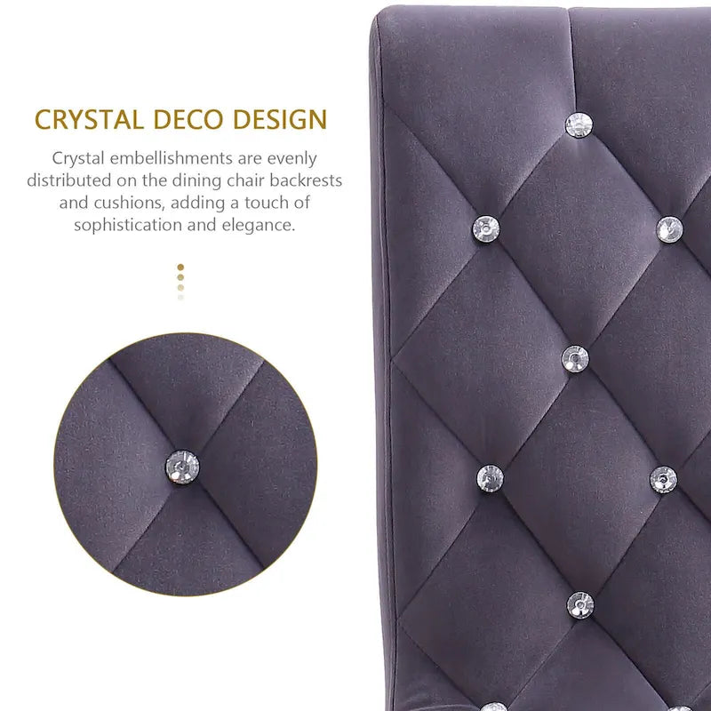 Chaises tapissées de velours avec dossier capitonné orné de cristaux et pieds cabriolets en métal miroir.