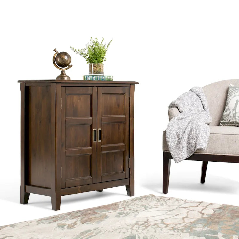 Meuble bas de rangement en bois massif de 76 cm de large de style transitionnel