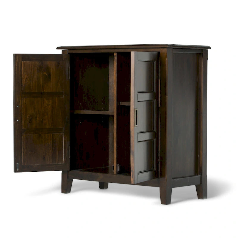 Meuble bas de rangement en bois massif de 76 cm de large de style transitionnel