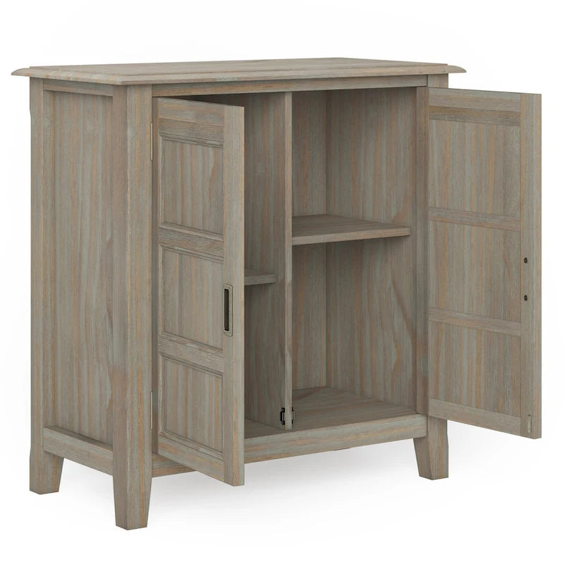 Meuble bas de rangement en bois massif de 76 cm de large de style transitionnel