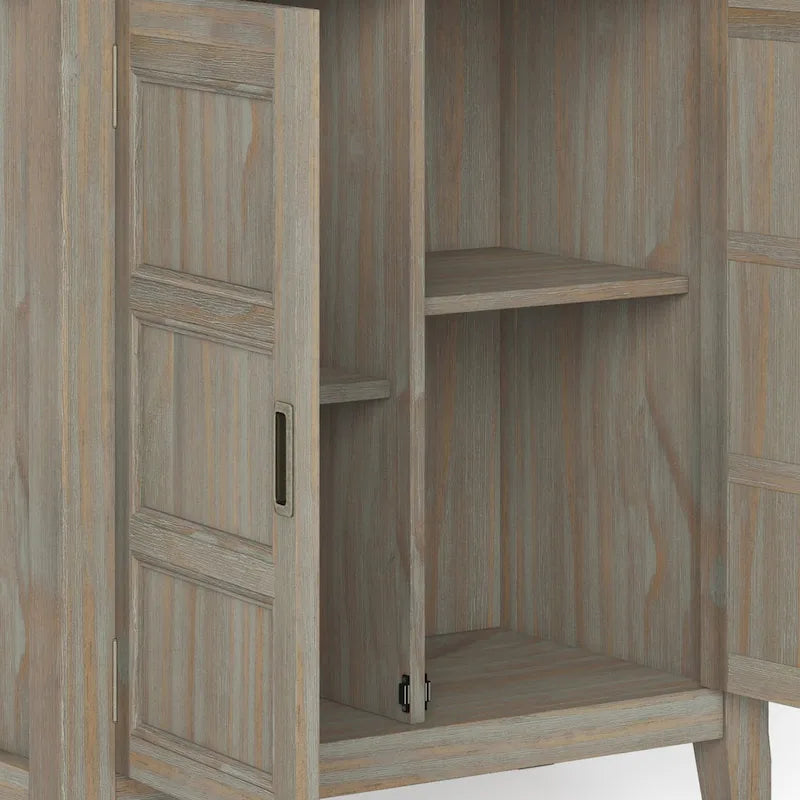 Meuble bas de rangement en bois massif de 76 cm de large de style transitionnel