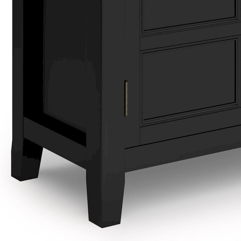 Meuble bas de rangement en bois massif de 76 cm de large de style transitionnel