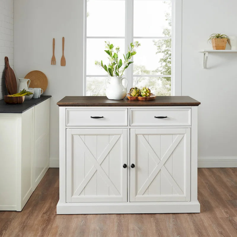 Îlot de cuisine de style campagnard avec armoires à motif en X et tiroirs à extension complète