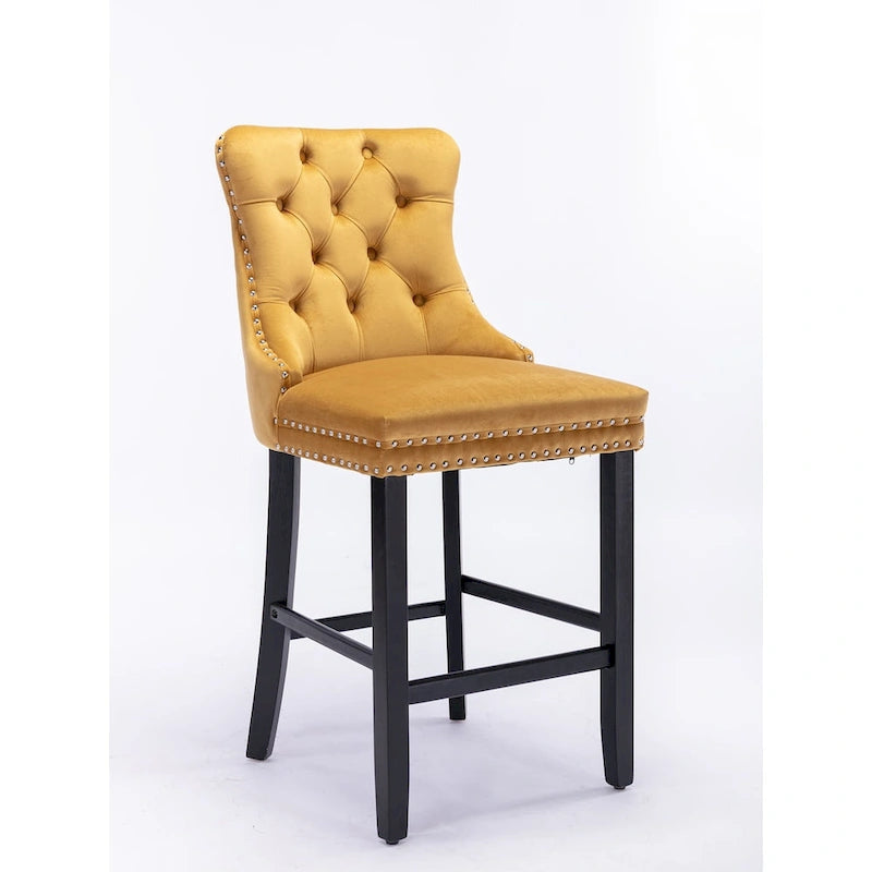 Tabourets de bar en velours, avec dossier capitonné de boutons, bordure cloutée et pieds en bois massif