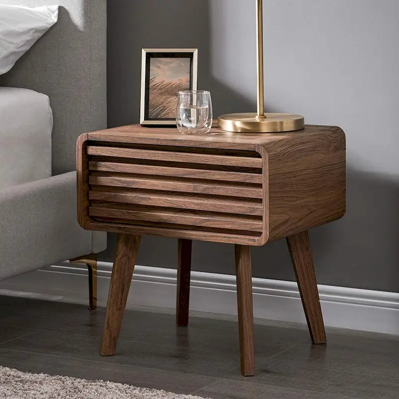 Table de chevet Mid-Century Moderne avec porte à lattes et tiroir à glissière douce
